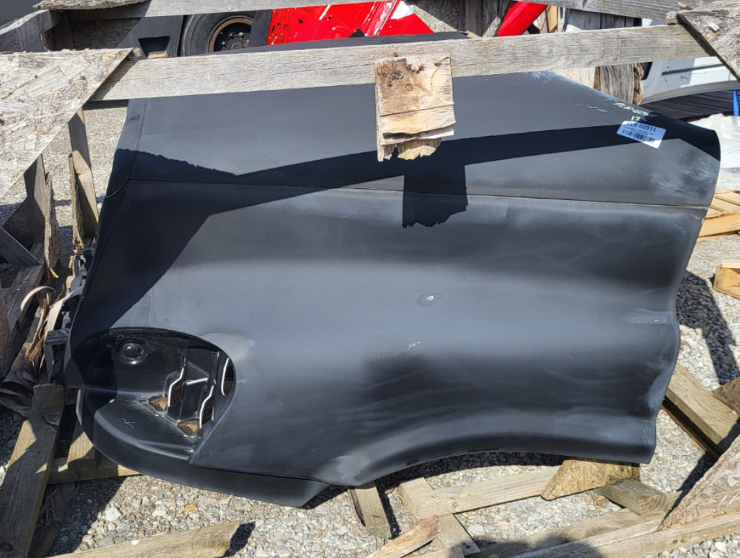 Freightliner Cascadia 125 OEM Take-off hood.