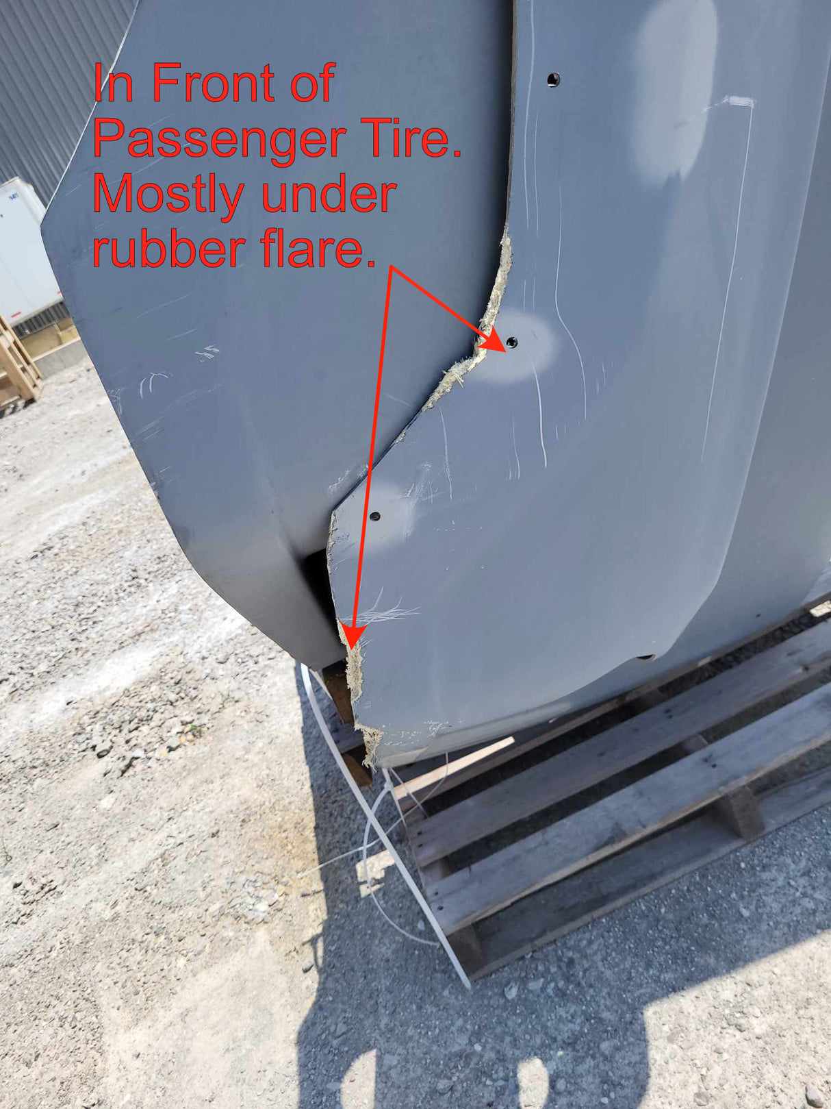 Capó Freightliner 114SD SBA, despegue OEM, con nariz perforada y guardabarros, U2385