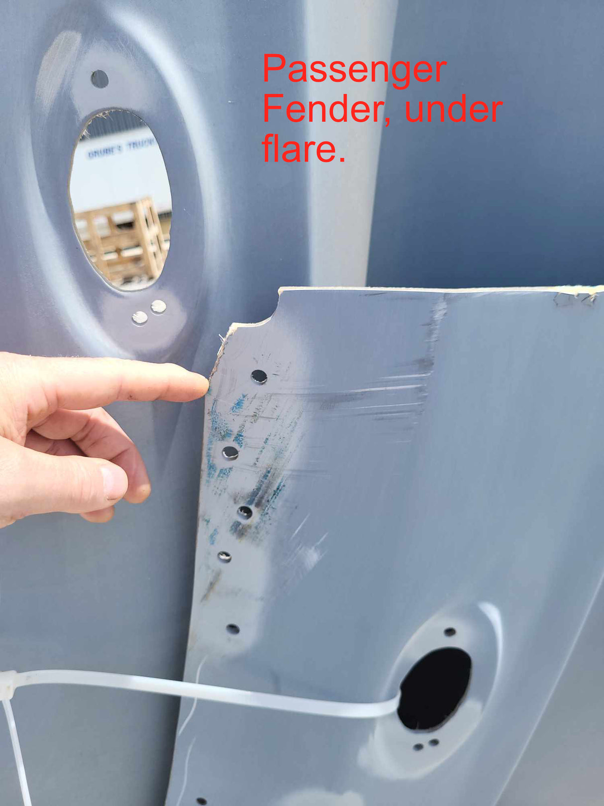 Capó Freightliner 114SD SBA, despegue OEM, con nariz perforada y guardabarros, U2385