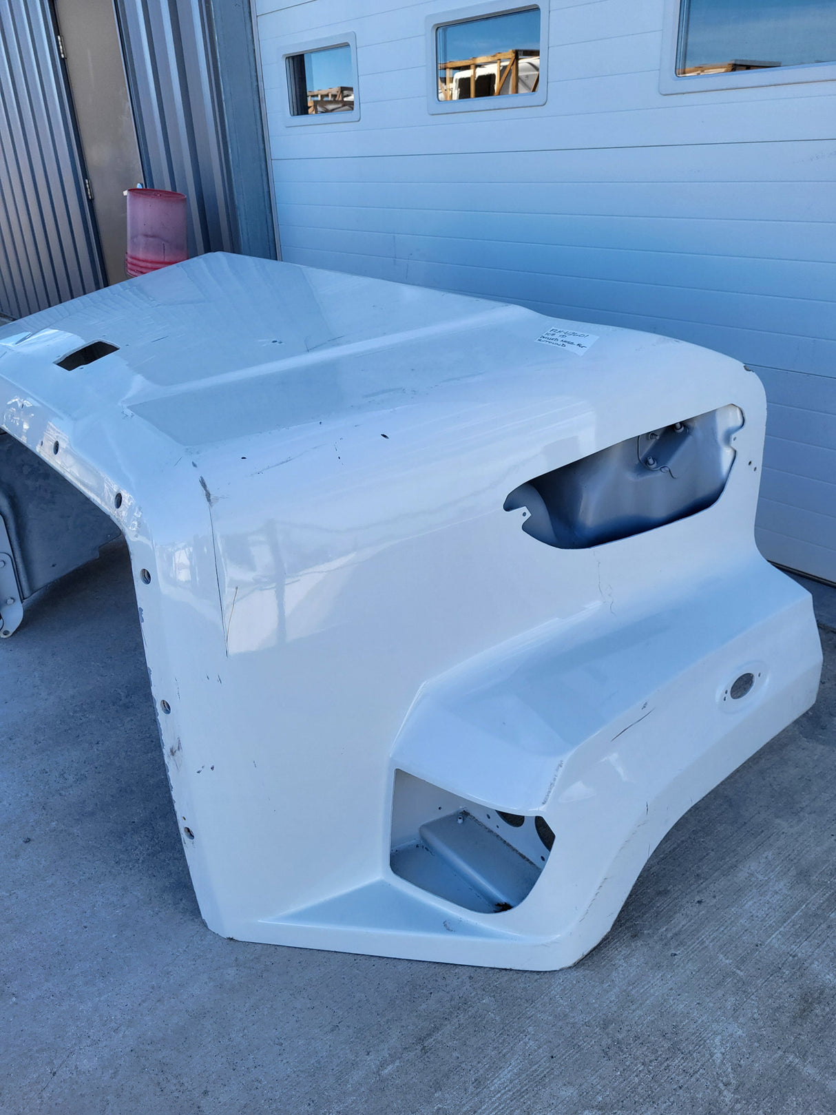 Freightliner 108SD SBA, con guardabarros perforados, despegue OEM, U2335