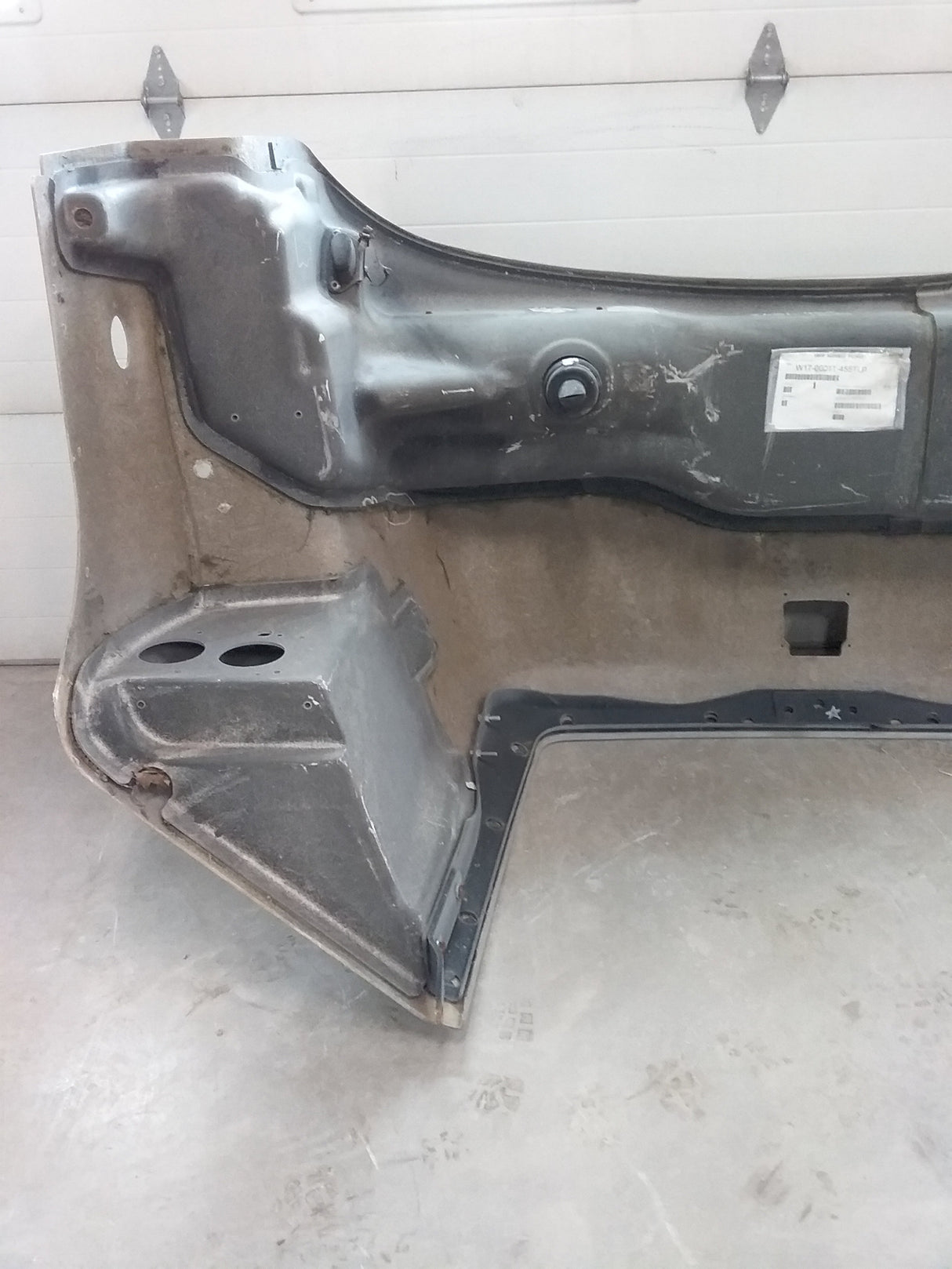 Freightliner 108SD SBA Hood, Pre-cleaner, Drilled Nose and Fender | Z17-20426-010
