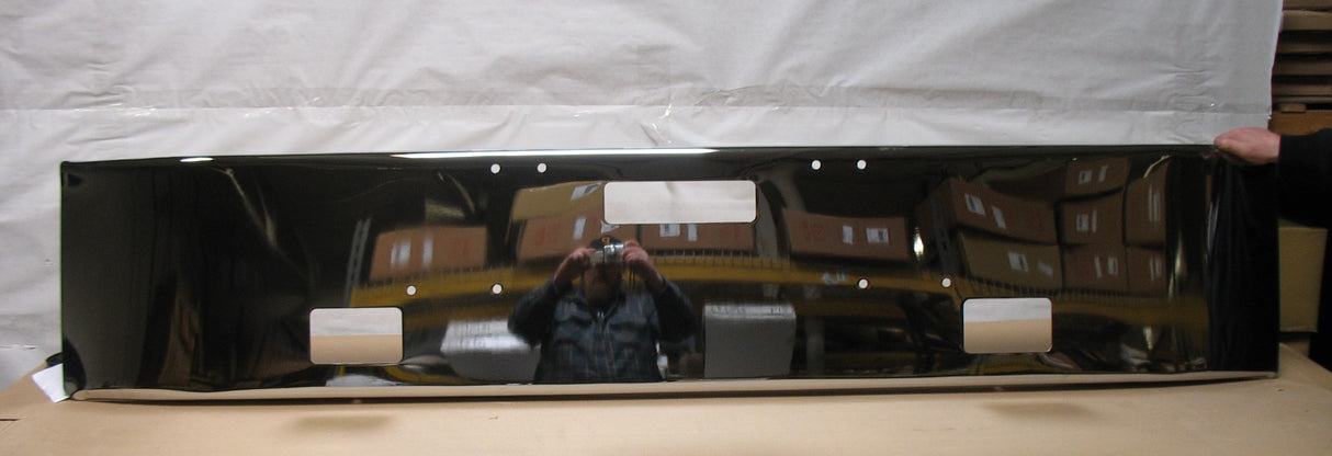 Freightliner FLD Classic Parachoques 18 Ultramax con orificios para luz antiniebla, 8 pernos