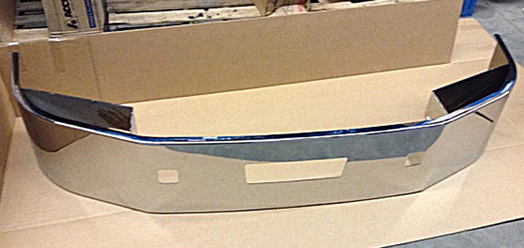 Peterbilt 386 Parachoques de acero cromado sin recortes de luz antiniebla