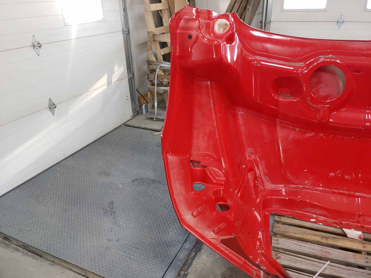 Freightliner Cascadia 126BBC Hood OEM Cosblem Hood U2208