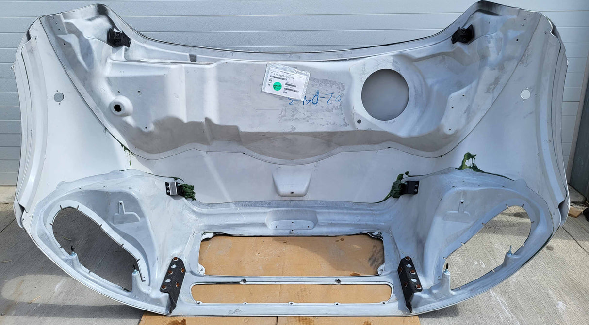 Freightliner M2 112 Capó, extensión de guardabarros y muescas en el bisel, despegue OEM, U23103