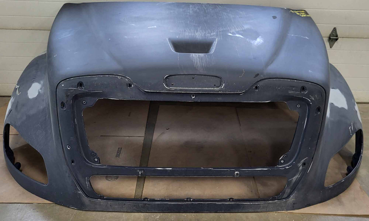 Freightliner M2 112SD W/ Drilled Fenders, OEM Take-off, U2340