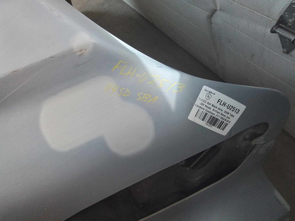 Capó Freightliner 114SD SBA, despegue OEM, con nariz perforada y guardabarros, U2385