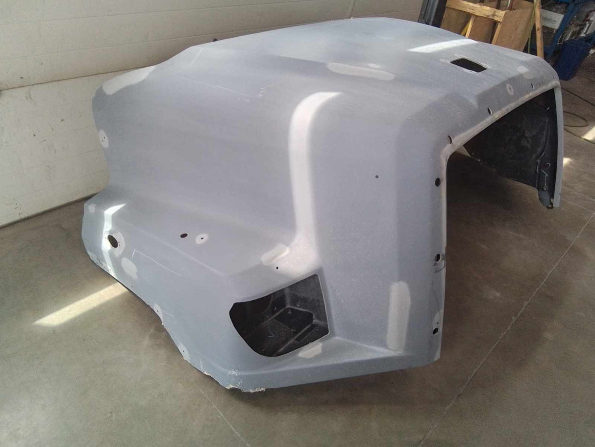 Capó Freightliner 114SD SBA, despegue OEM, con nariz perforada y guardabarros, U2385