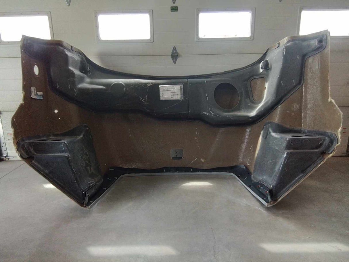 Capó Freightliner 114SD SBA, despegue OEM, con nariz perforada y guardabarros, U2385