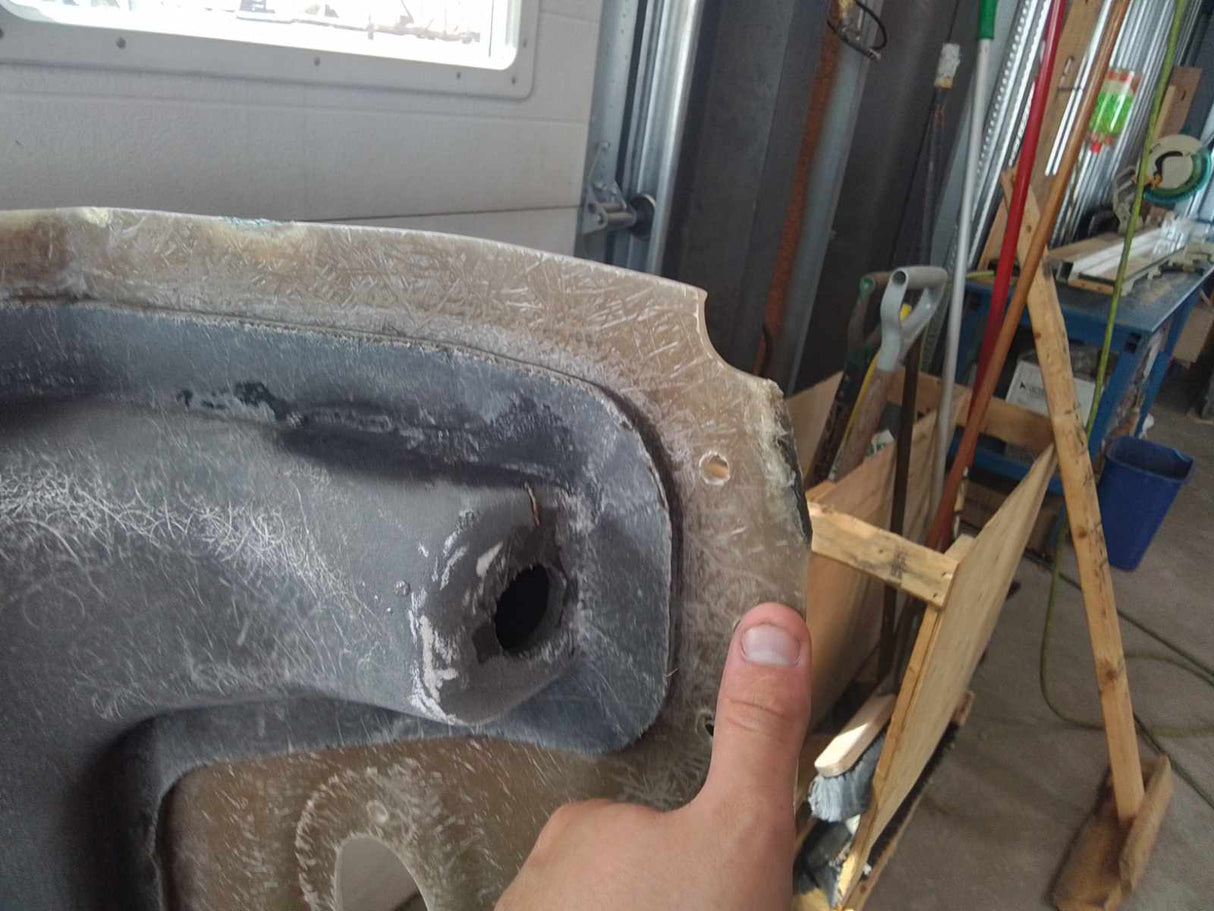 Capó Freightliner 114SD SBA, despegue OEM, con nariz perforada y guardabarros, U2385