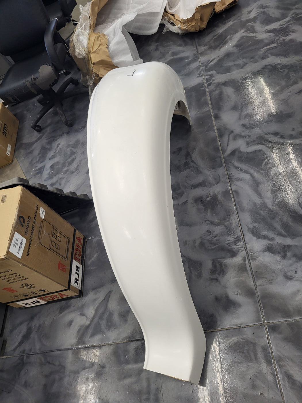 Freightliner Coronado SFA RH Fender