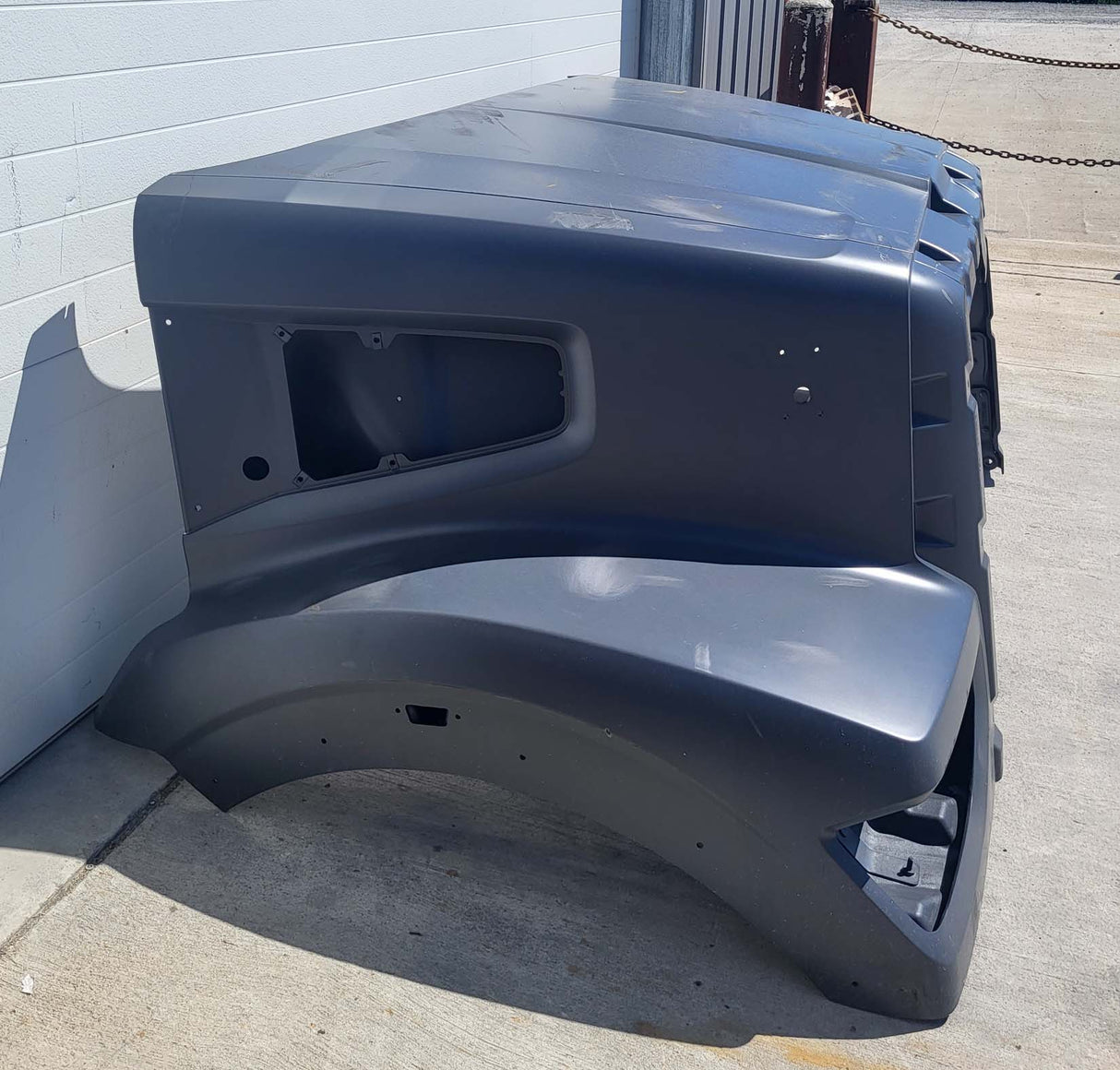 Western Star 47X SFA Hood w/Precleaner, R/L Mirror, Fend. Ext., OEM Take-Off, U2326