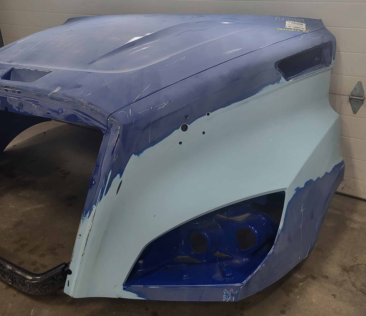 Freightliner Cascadia Hood 116" BBC, OEM Take Off, U2349