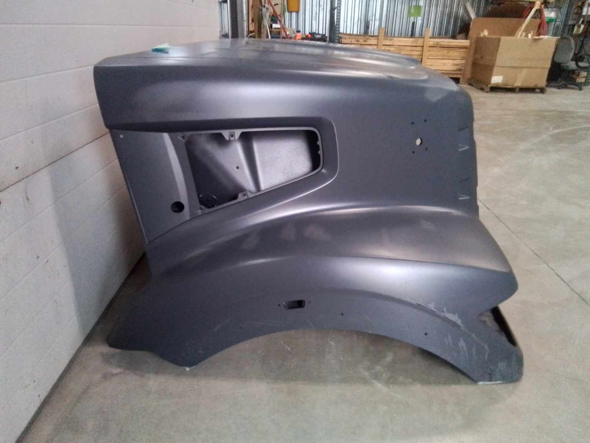 Campana Western Star 47X SFA con prefiltro, espejo R/L, defensa. Ext., despegue OEM, U2326
