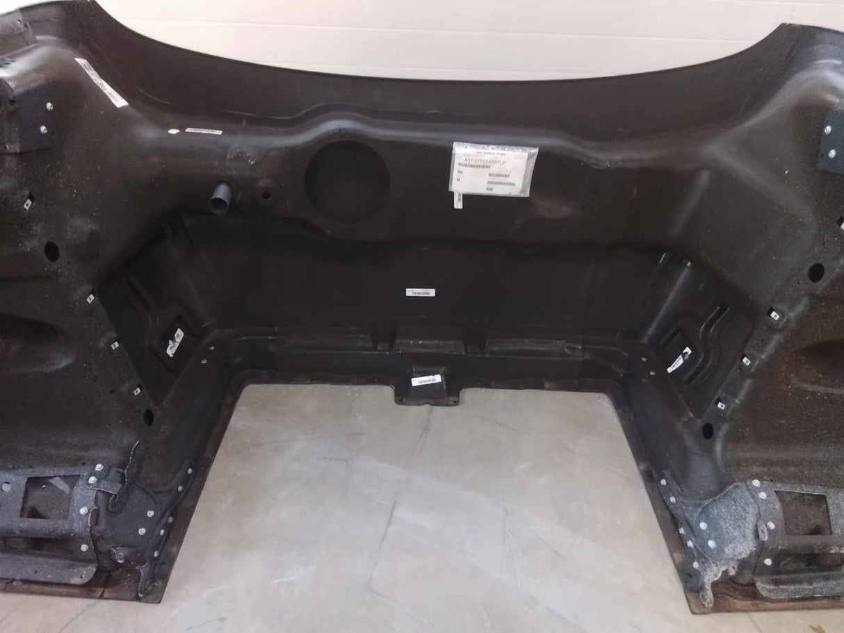 Campana Western Star 47X SFA con prefiltro, espejo R/L, defensa. Ext., despegue OEM, U2326