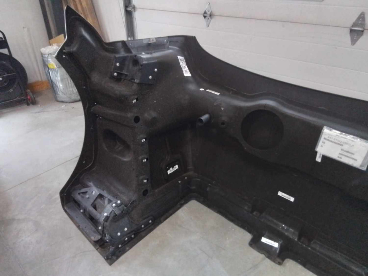 Campana Western Star 47X SFA con prefiltro, espejo R/L, defensa. Ext., despegue OEM, U2326