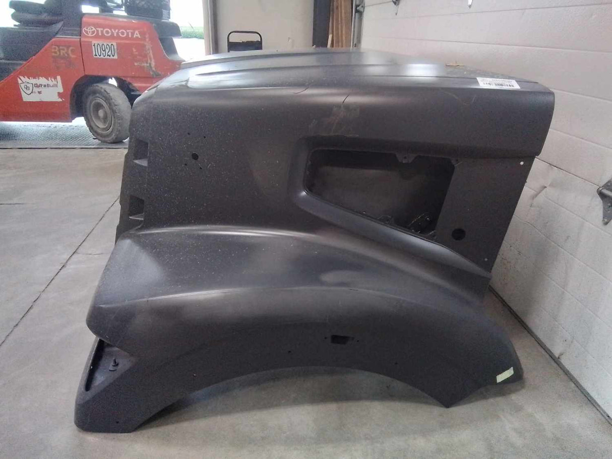 Campana Western Star 47X SFA con prefiltro, espejo R/L, defensa. Ext., despegue OEM, U2326