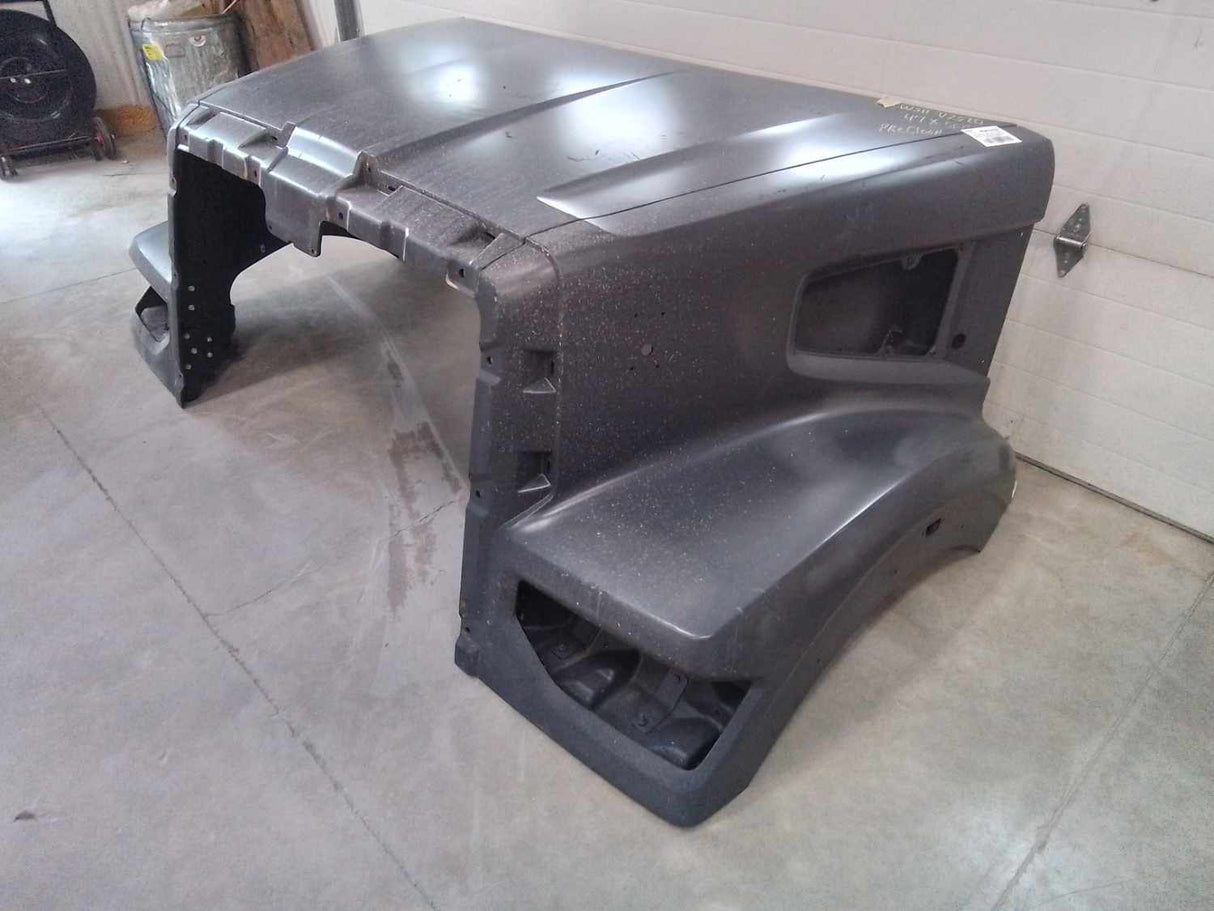 Campana Western Star 47X SFA con prefiltro, espejo R/L, defensa. Ext., despegue OEM, U2326