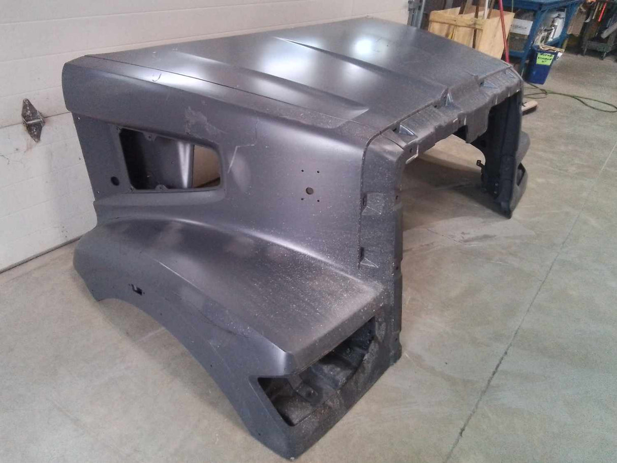 Campana Western Star 47X SFA con prefiltro, espejo R/L, defensa. Ext., despegue OEM, U2326