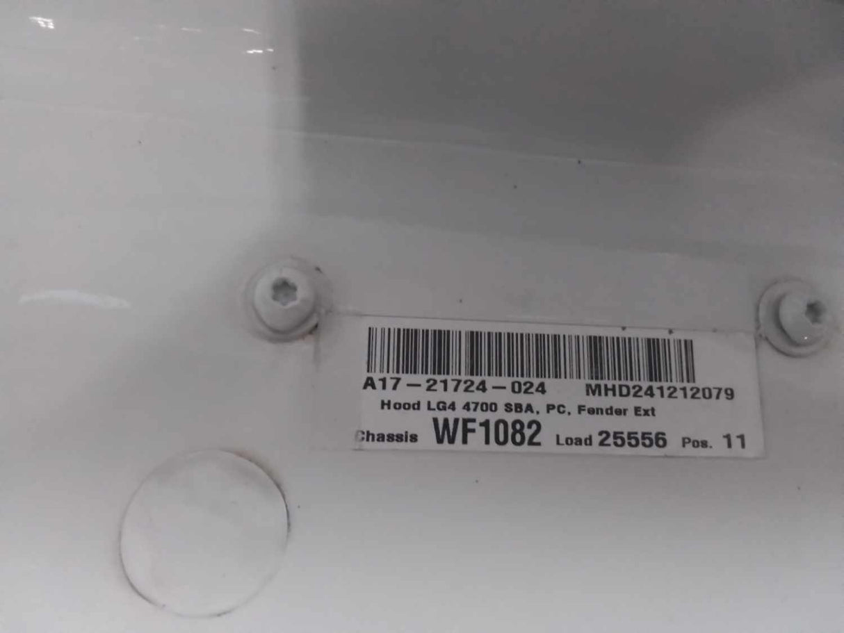 Western Star 47X SBA Hood, Pre-Clean, Fend Ext, OEM Take Off, U2521, A17-21724-024