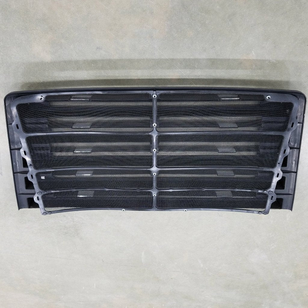 Freightliner 114SD OEM Take Off Grill 5 Louvers With Chrome and Winter Front Snaps - Big Truck Hoods