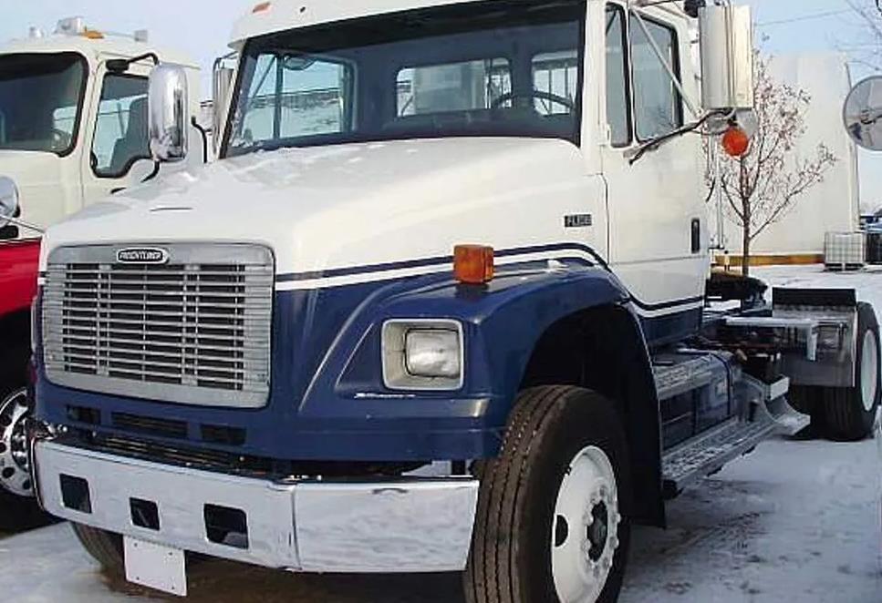 Freightliner FL106 Hood 2005 & Down