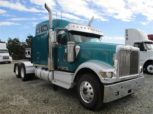 International Model 9900 Chrome Steel, Texas Square bumper with foglights