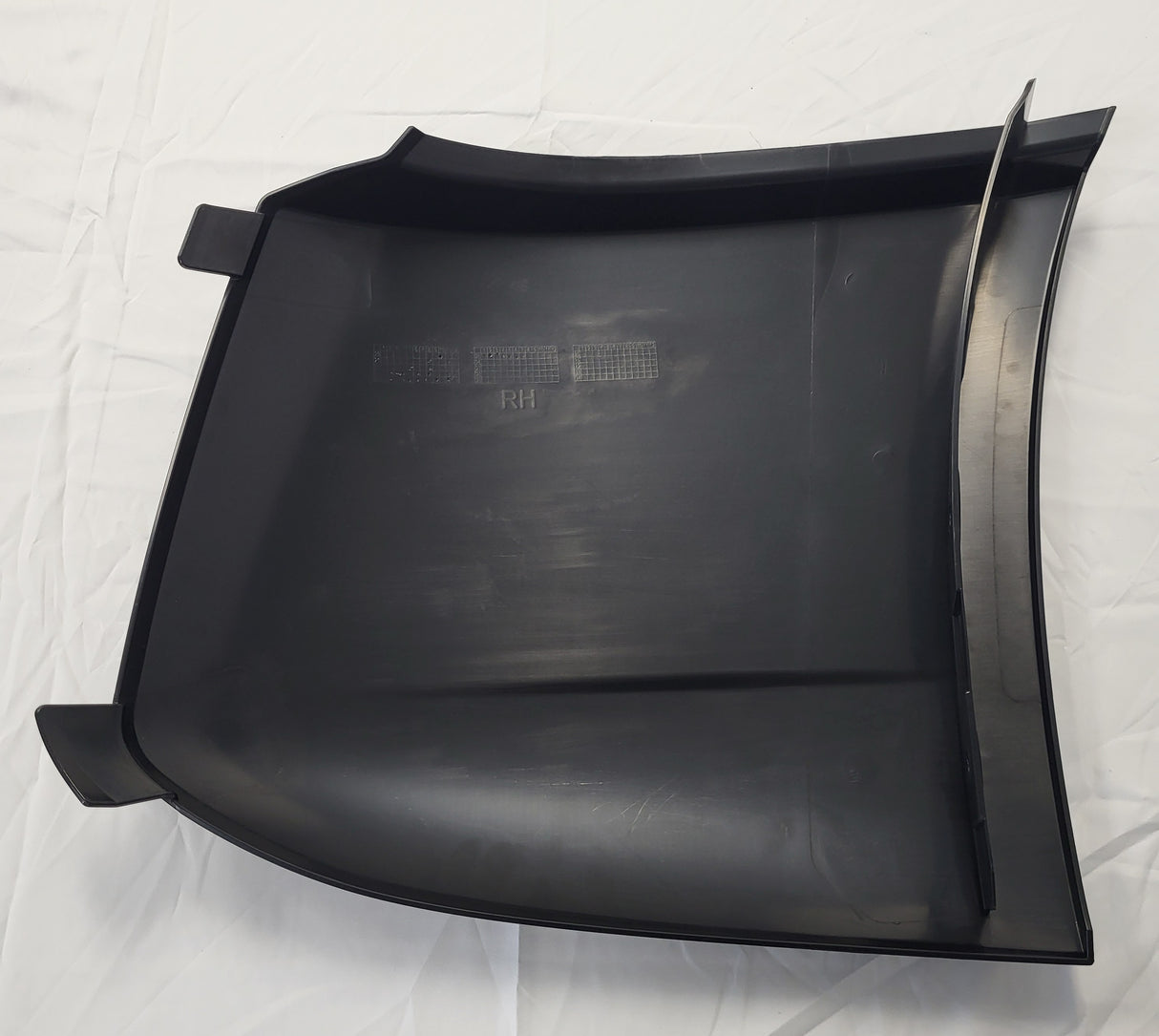 Volvo VNL Gen 3 Bumper End Cover, Black Passenger-side, 82750590