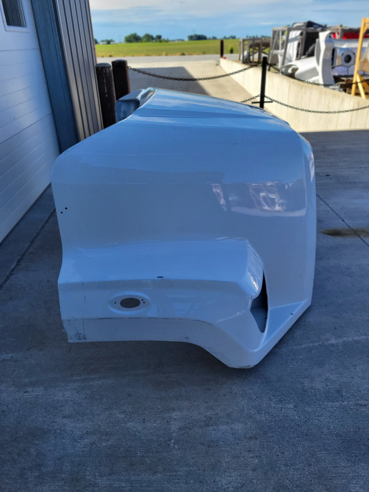 Freightliner 108SD SBA Hood, Drilled Nose | A17-19164-000 & Z17-20426-010