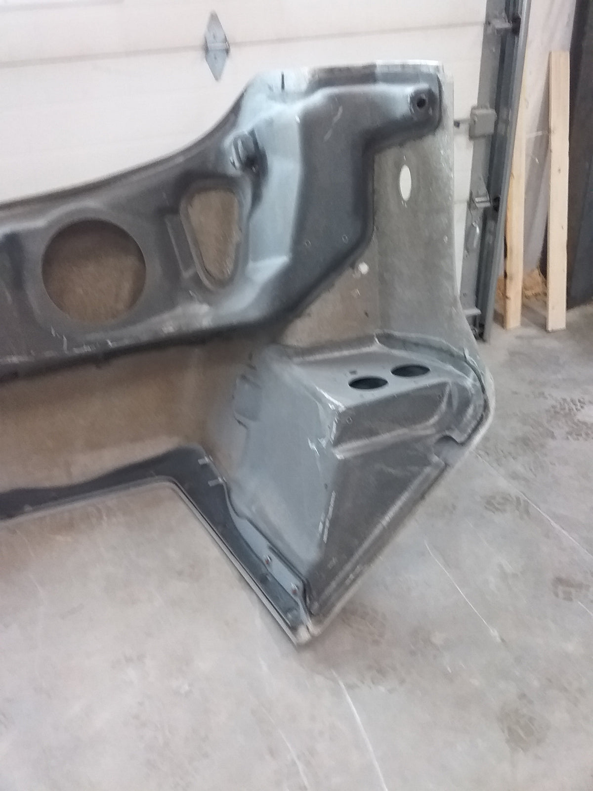 Freightliner 108SD SBA Hood, Pre-cleaner, Drilled Nose and Fender | Z17-20426-010