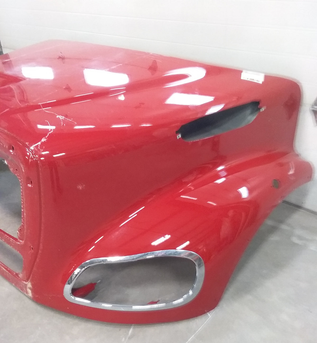 Freightliner M2 112 w/Drilled Fenders & Bezel Notches,  U2611, A17-18200-034