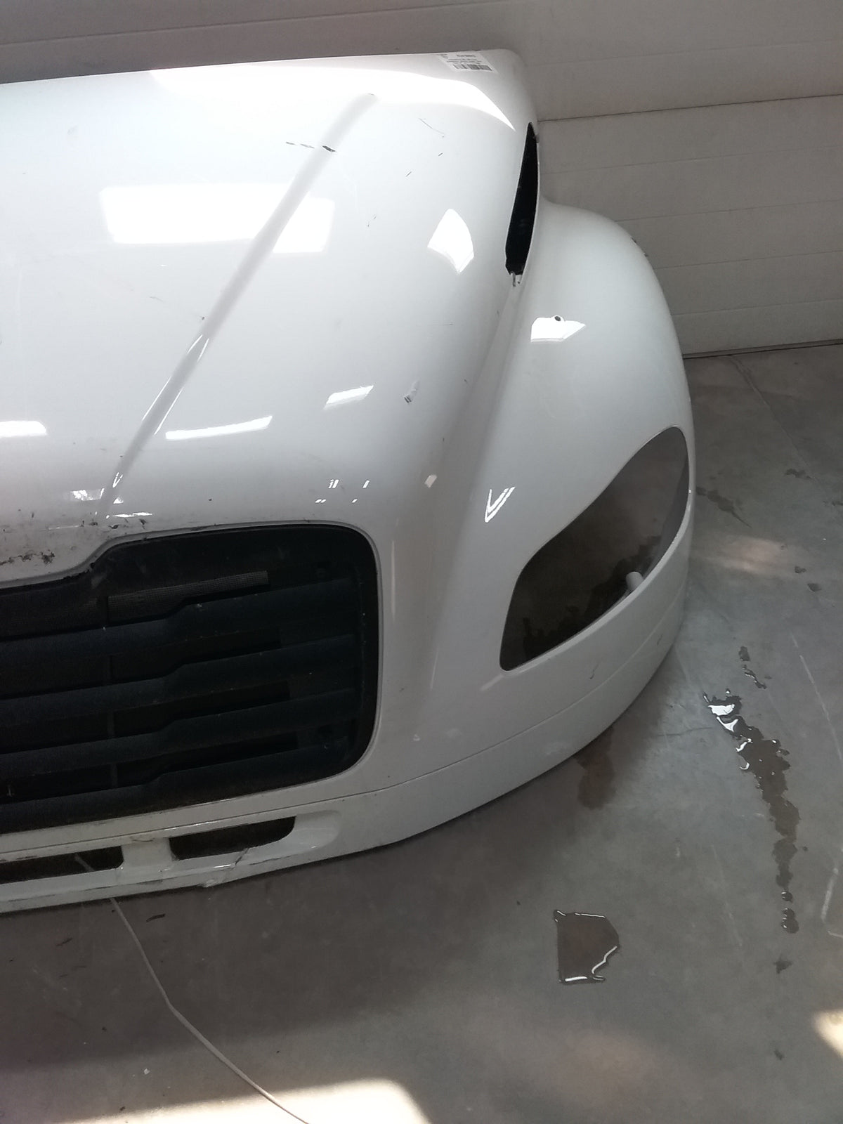 Freightliner M2 106 Hood W/Valance 2023-26, OEM Take Off | A17-21151-064