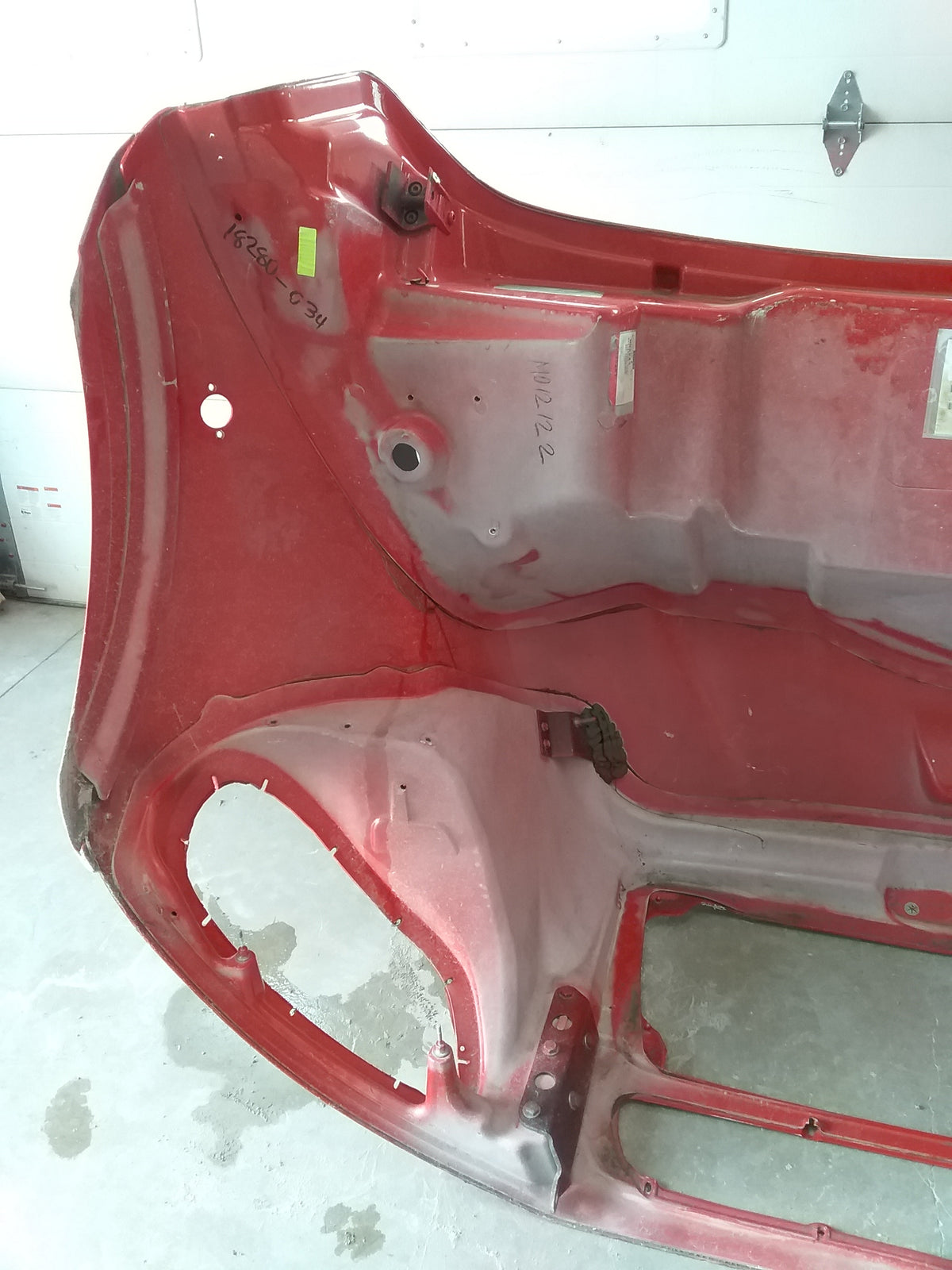 Freightliner M2 112 Hood, 2023-26, Fender Ext. Bezel Notches|OEM Takeoff| U2623 | A17-18280-034
