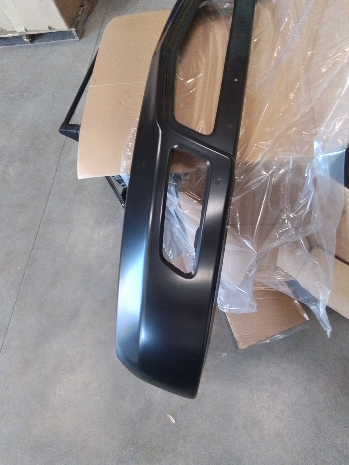 Value HD- International MV 607 14" Full Wrap Black Steel Bumper