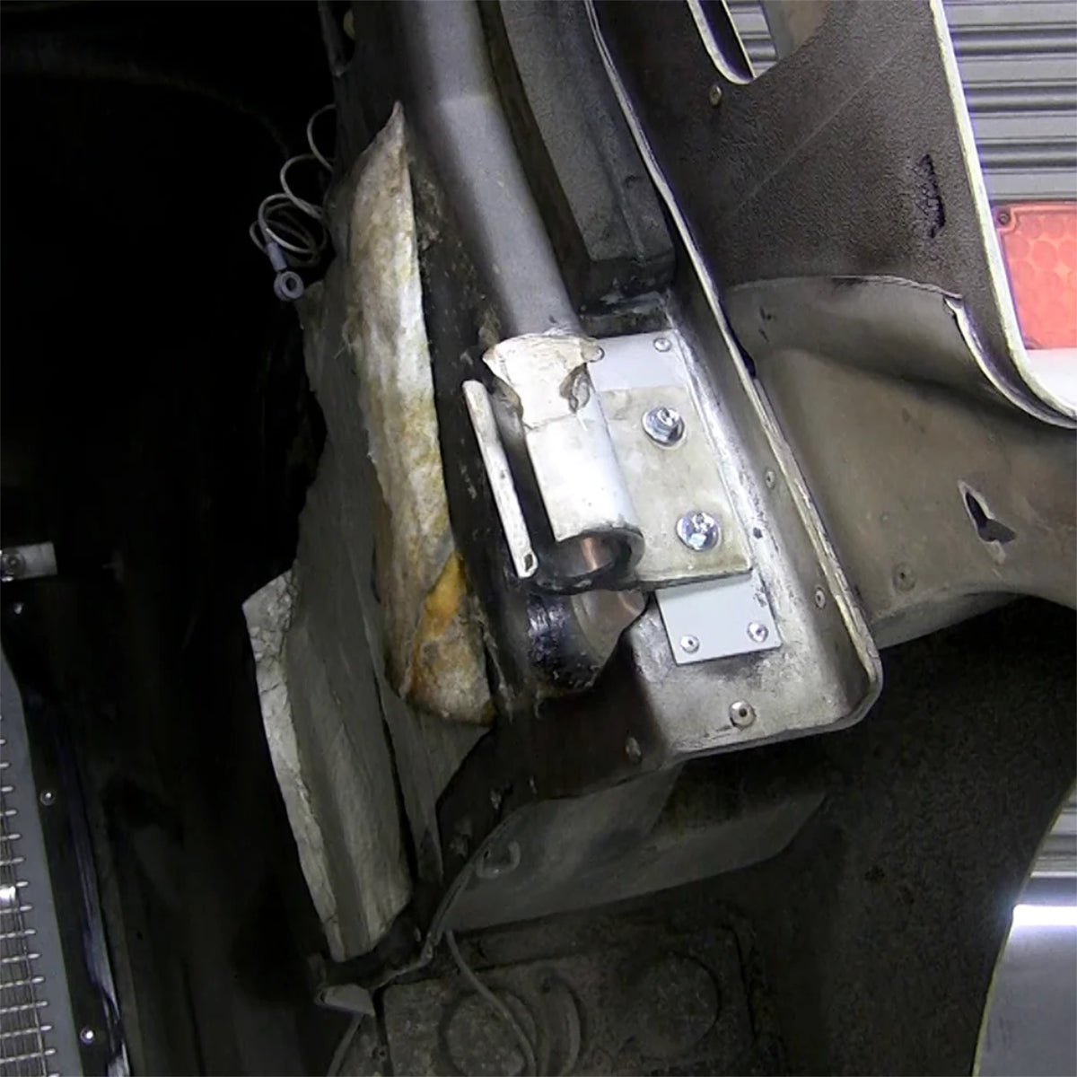 Kenworth T800 Hood Guide Bracket Repair Kit