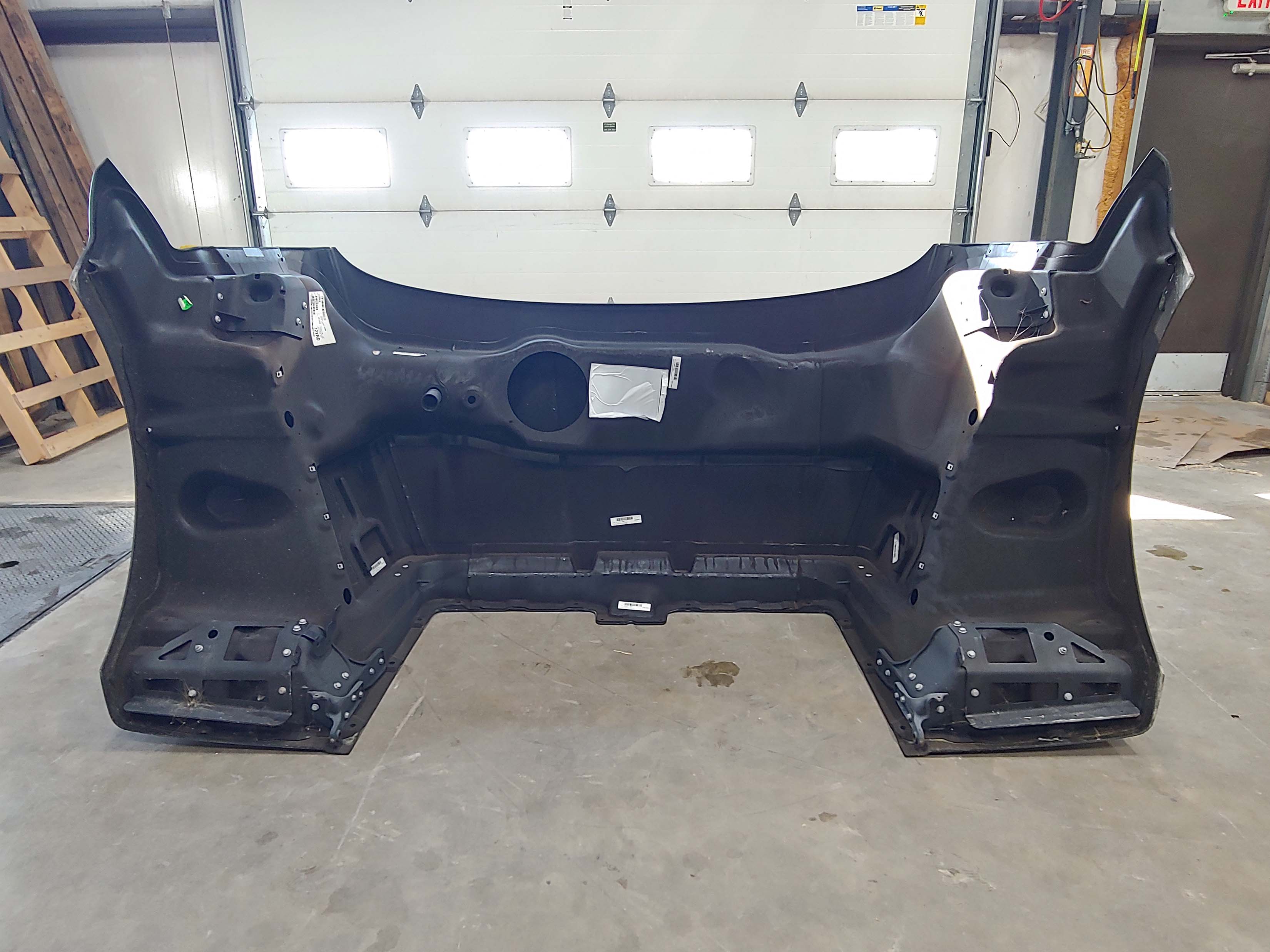 Western Star 47X SFA Hood Pre-clean,OEM Take-Off, U2413, A17-21722-024