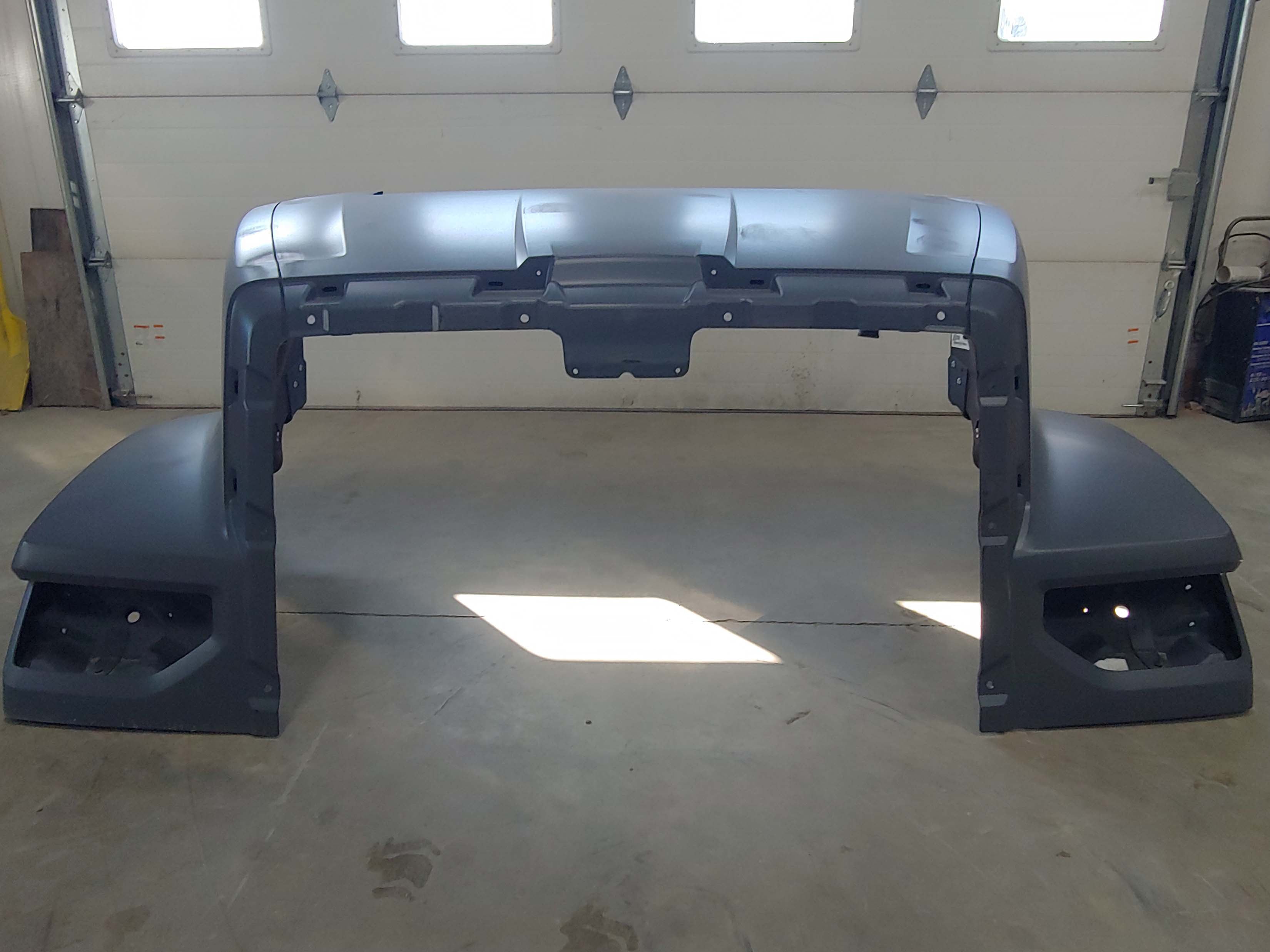 Western Star 47X SFA Hood Pre-clean,OEM Take-Off, U2413, A17-21722-024
