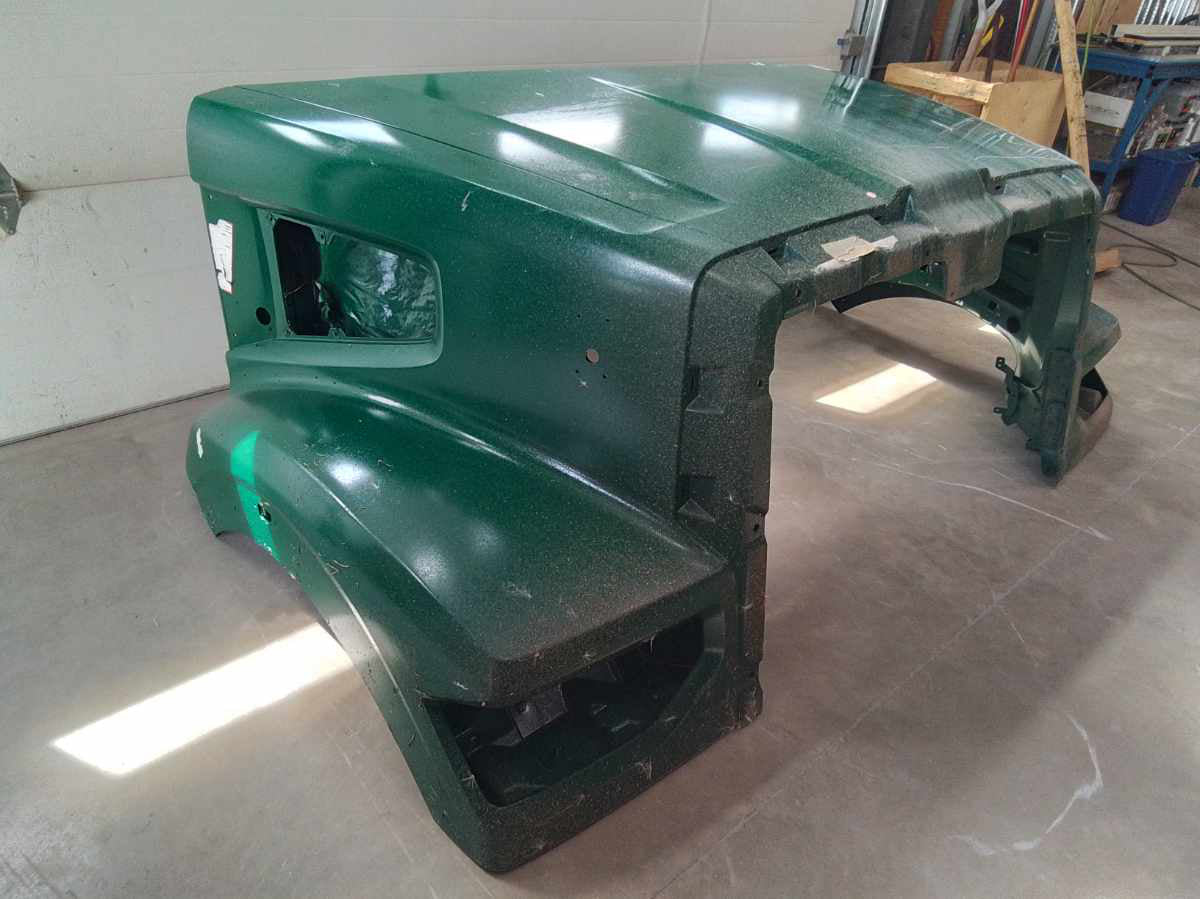 Western Star 47X take off hood. OEM Cosblem
