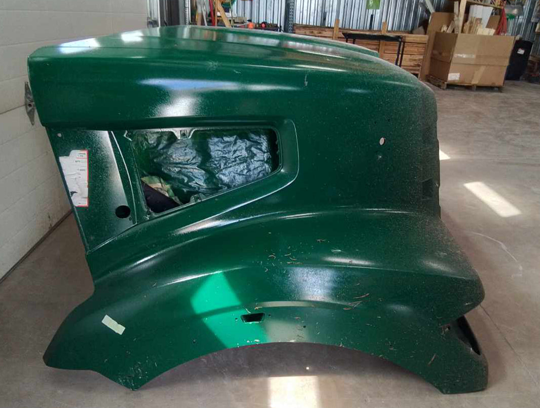 Western Star 47X take off hood. OEM Cosblem