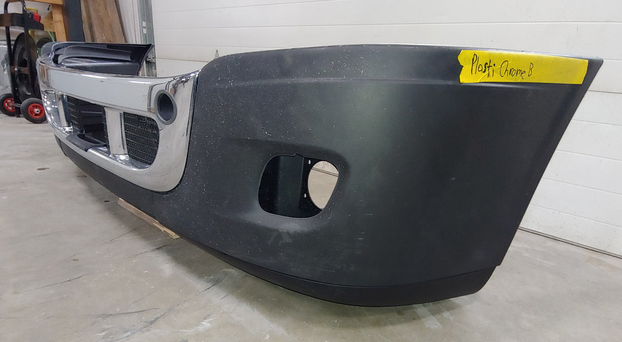 Freightliner Cascadia OEM Bumper Cosblem Take off w/ fogs
