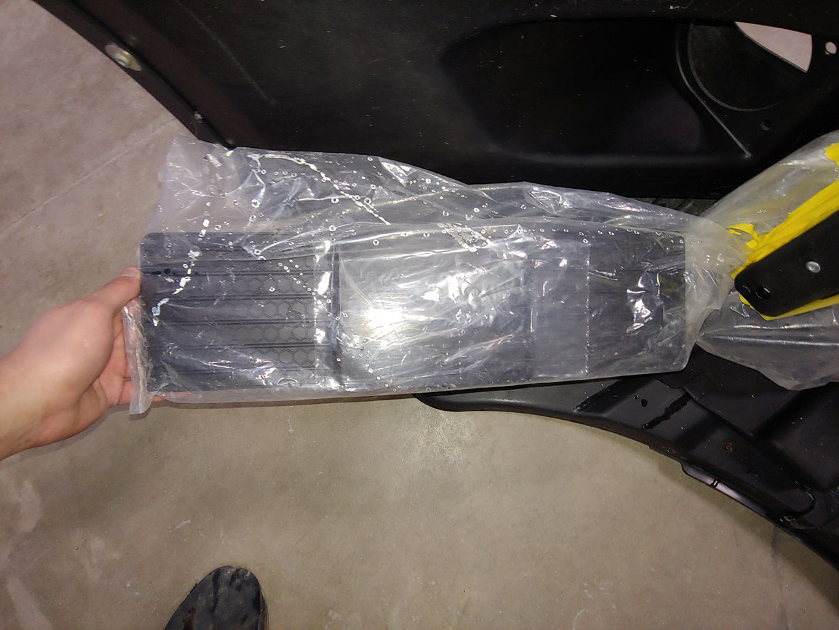 Freightliner Cascadia OEM Bumper Cosblem Take off w/ fogs