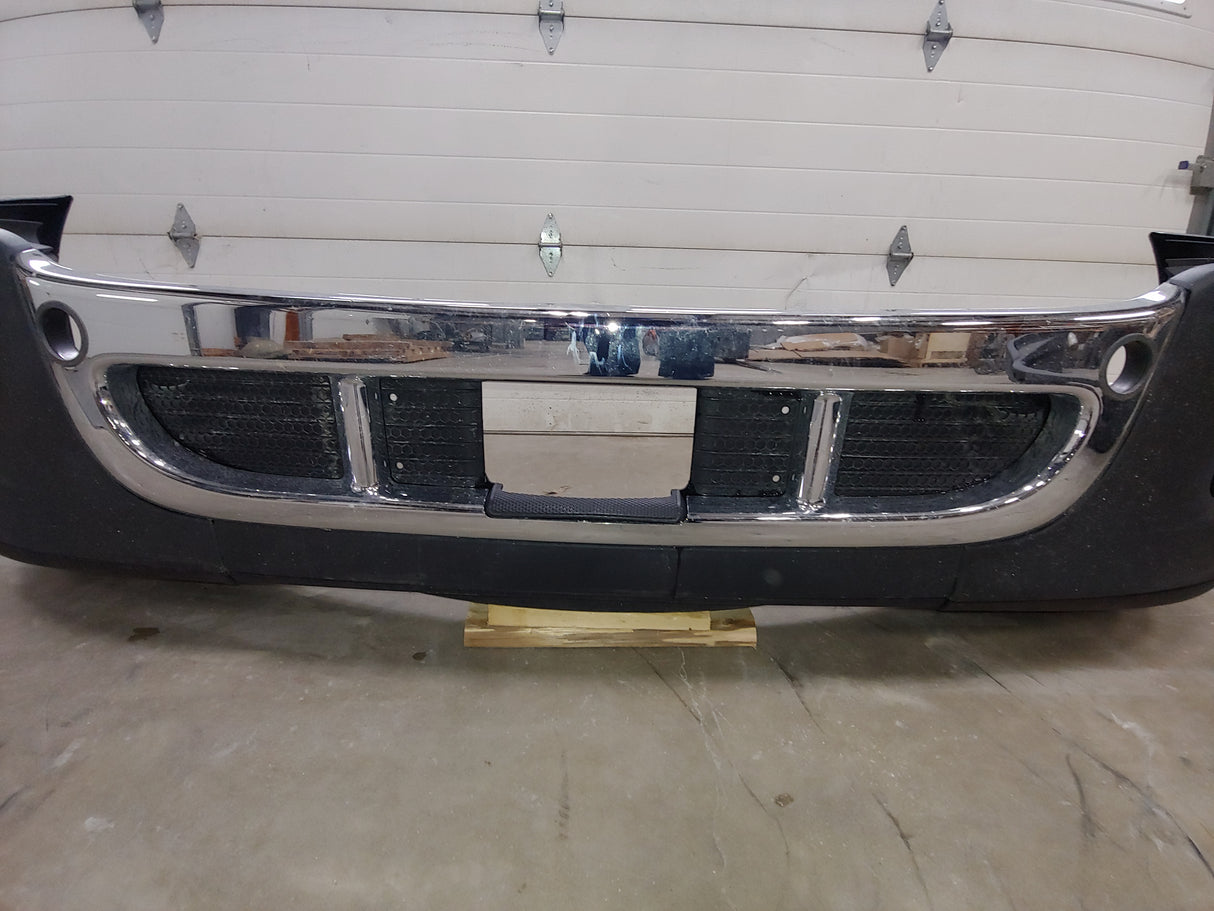 Freightliner Cascadia OEM Bumper Cosblem Take off w/ fogs