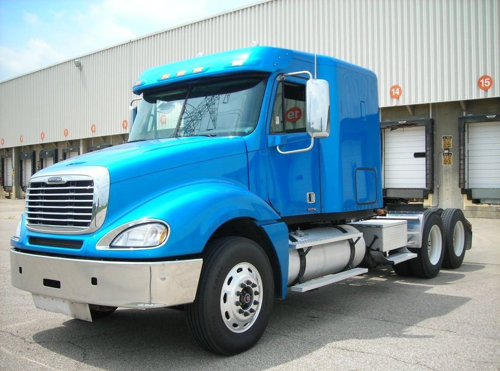 Freightliner Columbia Bumper Steel Chrome - Big Truck Hoods