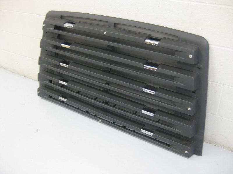 Freightliner 114SD OEM Take Off Grill 5 Louvers With Chrome and Winter Front Snaps - Big Truck Hoods