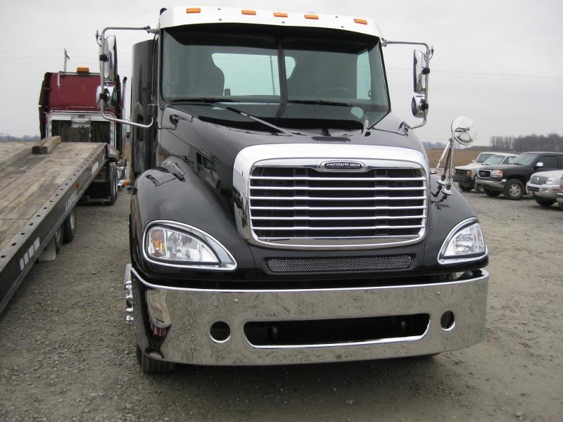 Freightliner Columbia Bumper Steel Chrome 18 in. - Big Truck Hoods