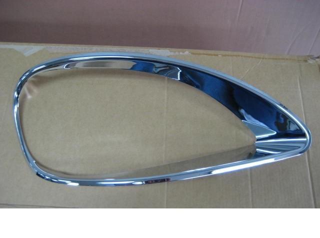 Freightliner Columbia Headlight Bezel Passenger Side - Big Truck Hoods